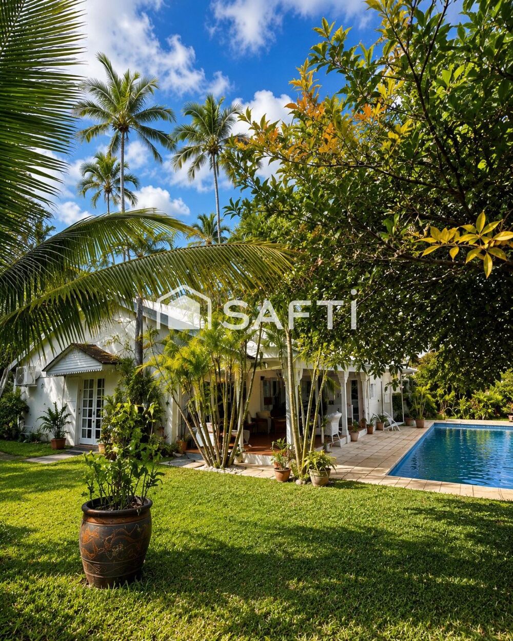 Vente Maison Saint-Paul : écrin tropical avec piscine Saint-paul