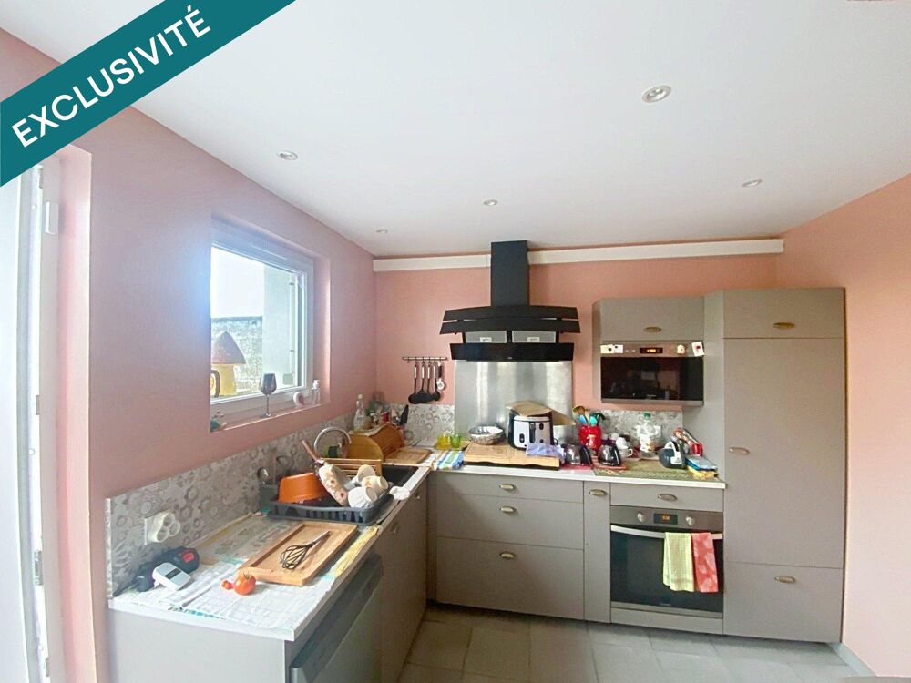 Maison de ville, 96 m², 4 chs, cour, centre ville Flers