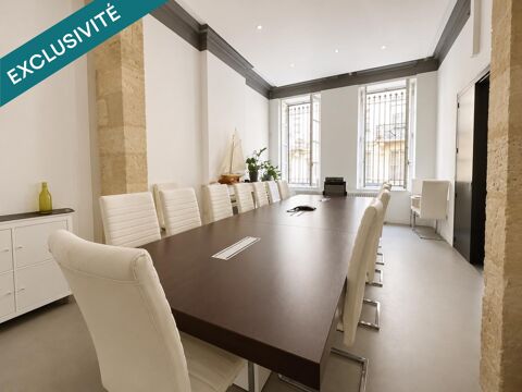  Hôtel particulier de prestige – À deux pas du Triangle d'Or 