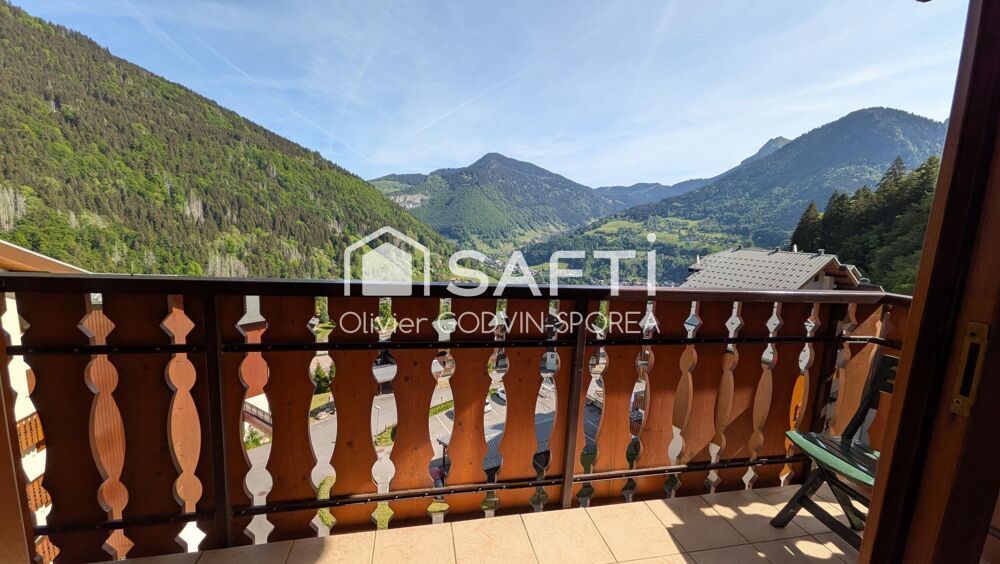 Appartement 2 pièces en étage élevé avec vue panoramique sur les montagnes.