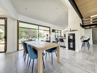  Maison  vendre 7 pices 240 m