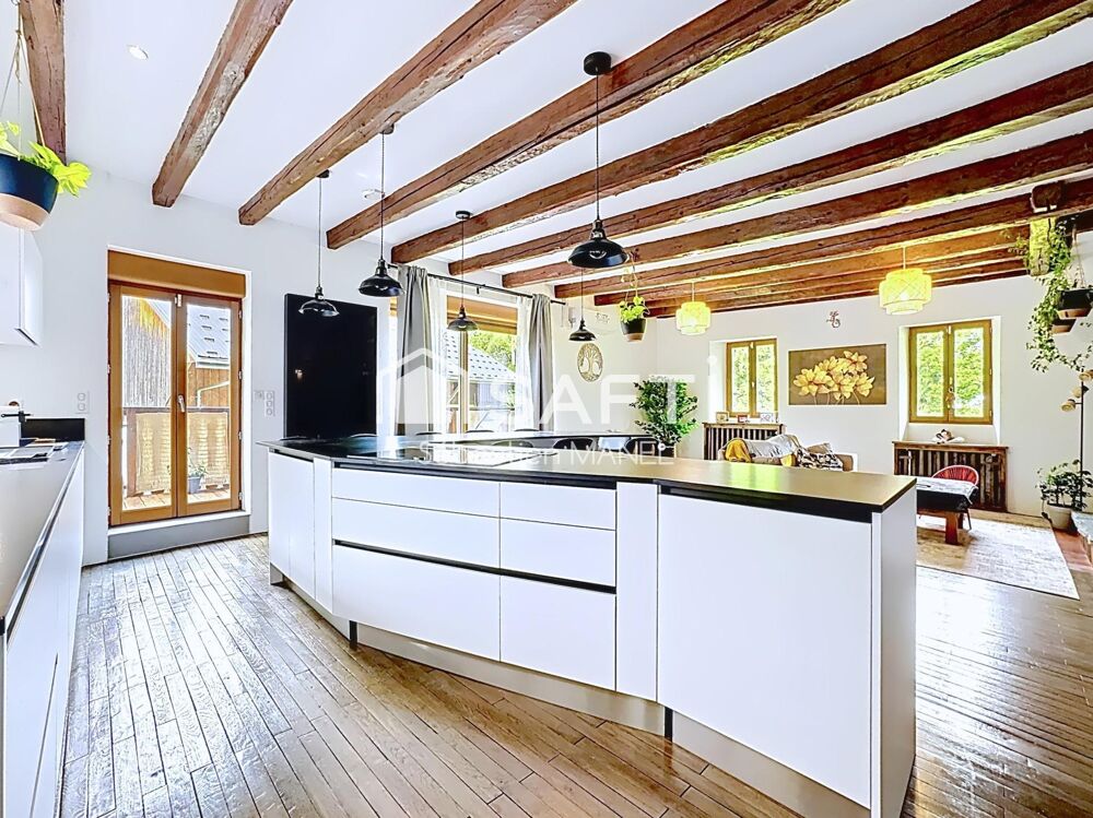 Maison 4 chambres, double garage, climatisation