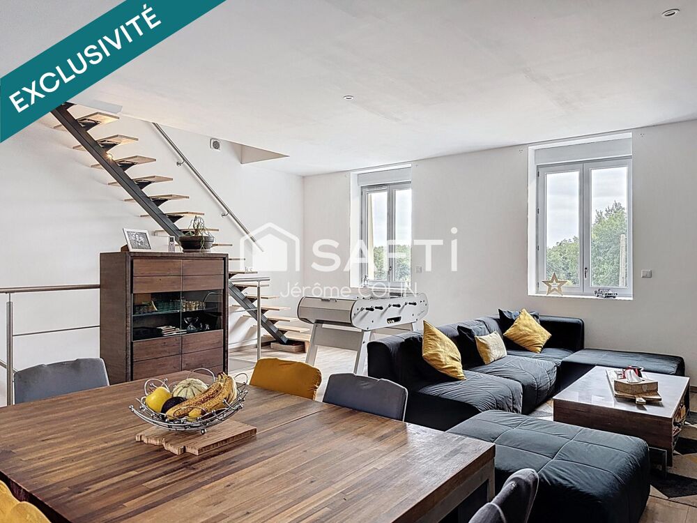 Découvrez ce magnifique triplex de 125 m² de 2018 qui vous séduira par ses volumes généreux et son agencement optimisé sur 2 éta