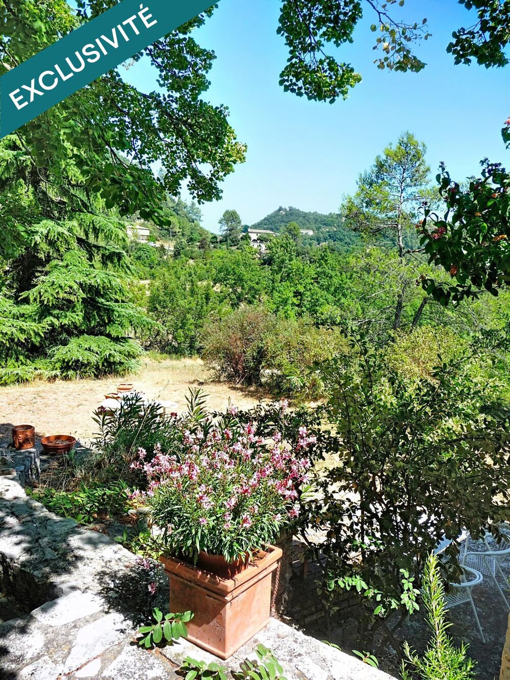 Maison de 205m2 sur 15 900m2 de terrain.