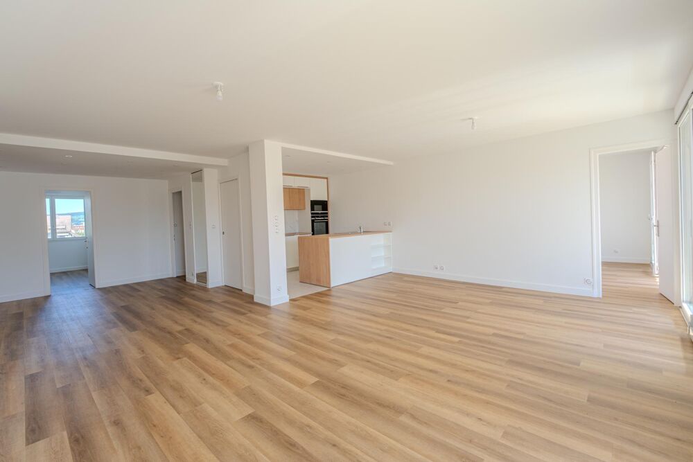T5 rénové 122 m² avec terrasse - Annecy Parmelan