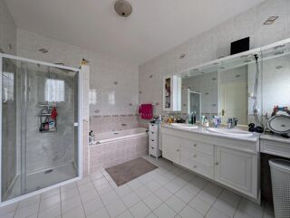  Maison à vendre 8 pièces 238 m²