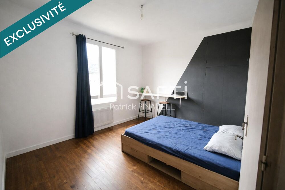 Maison d'habitation en trois faces, avec deux logements : un T5 avec quatre chambres, grande pièce de vie et T2 loué à l'année a
