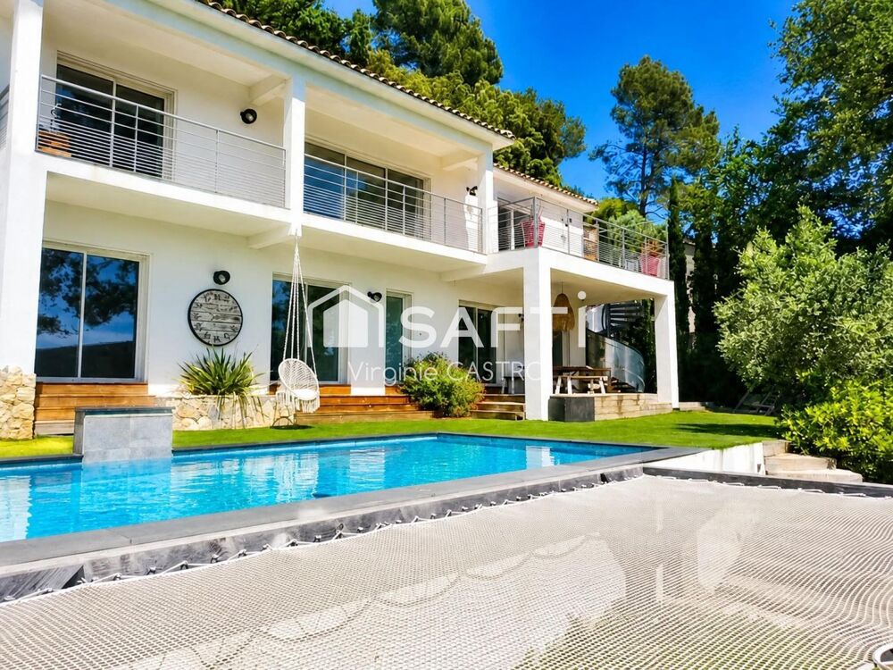 VILLA CONTEMPORAINE, 200m2 avec PISCINE & VUE PANORAMIQUE (15mn de FREJUS) Idem