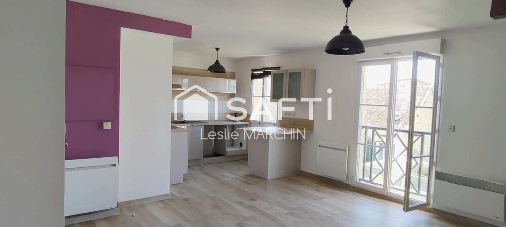 Charmant duplex F2  Dernier étage avec ascenseur  Coeur historique de Montereau-Fault-Yonne