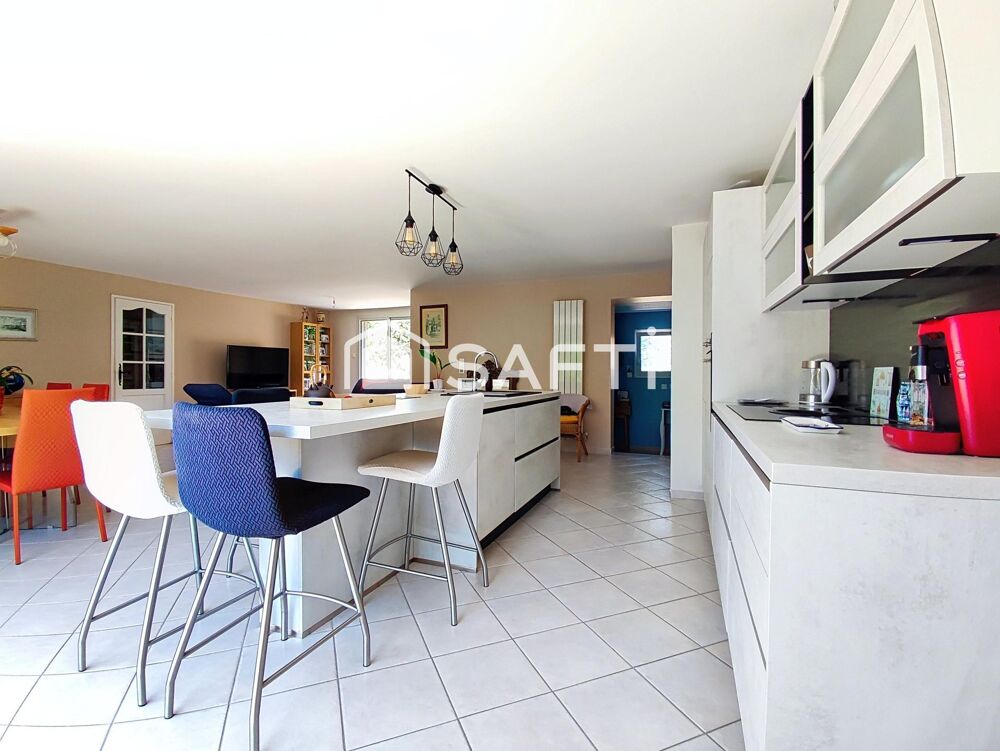 Maison familiale avec piscine jardin paysagé sans vis-à-vis