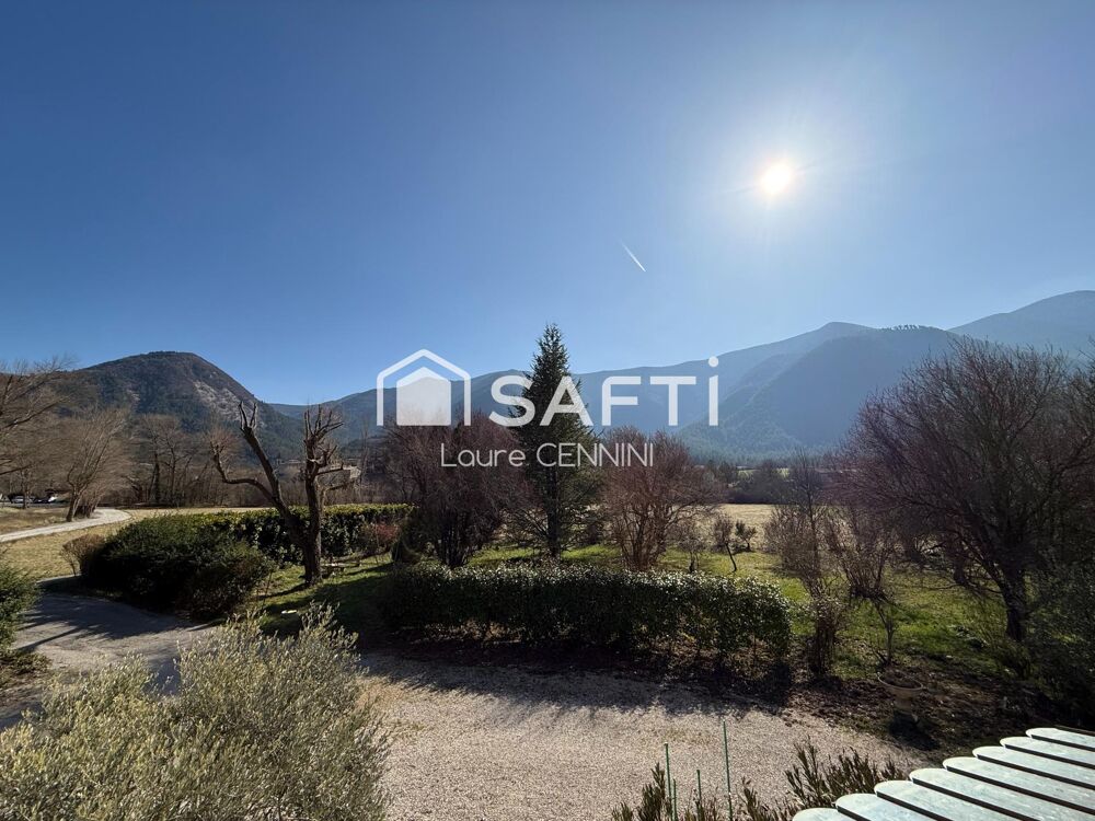 Maison de belle facture sur 12 500 m² de terrain