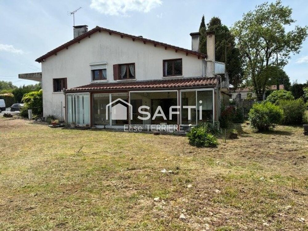 Maison 6 pièces 197 m² · à Aigre · 197 m² · 139 100 €