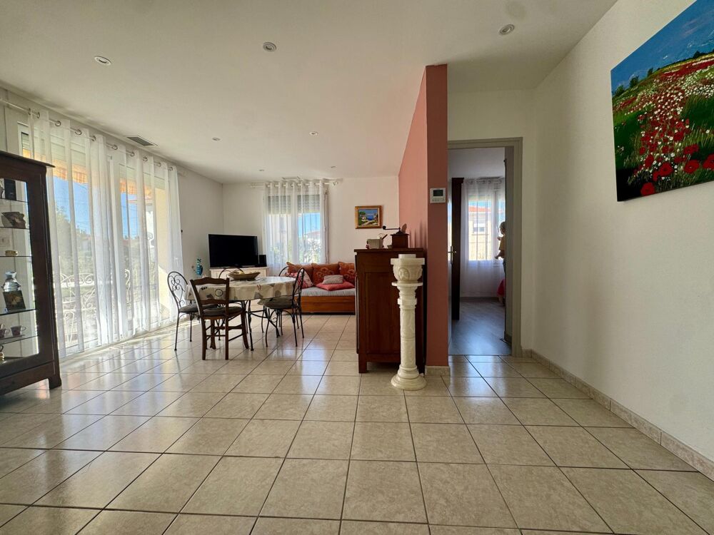 Vente Maison Maison rénovée avec deux garages à Bias Bias