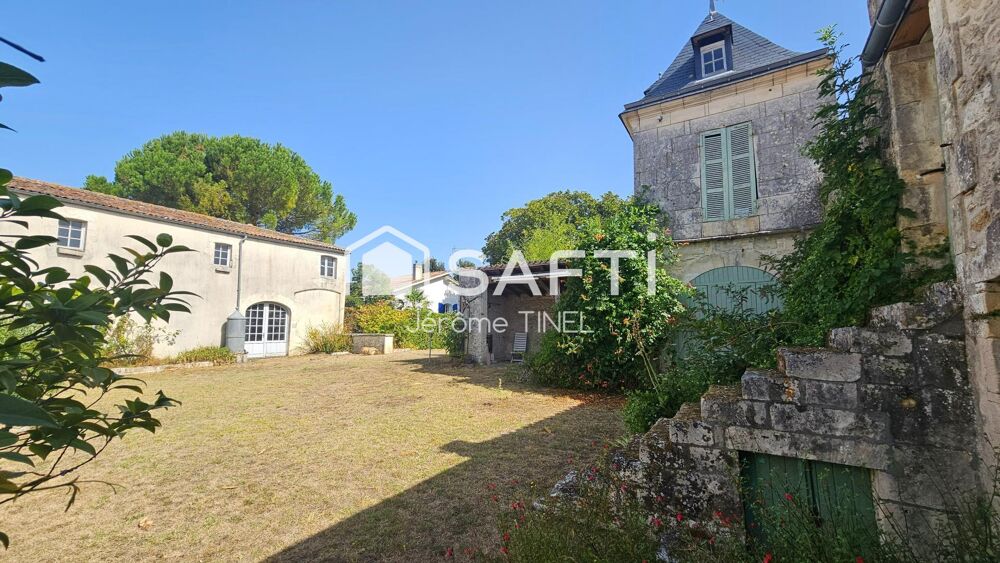 Vente Maison Demeure de charme avec piscine et dépendances – Parc de 1 553 m² au cœur de Cozes Cozes