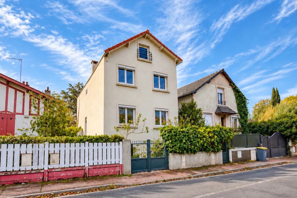 Vente Maison Maison de 12 pièces de 230 m² à La Celle-Saint-Cloud La celle-saint-cloud