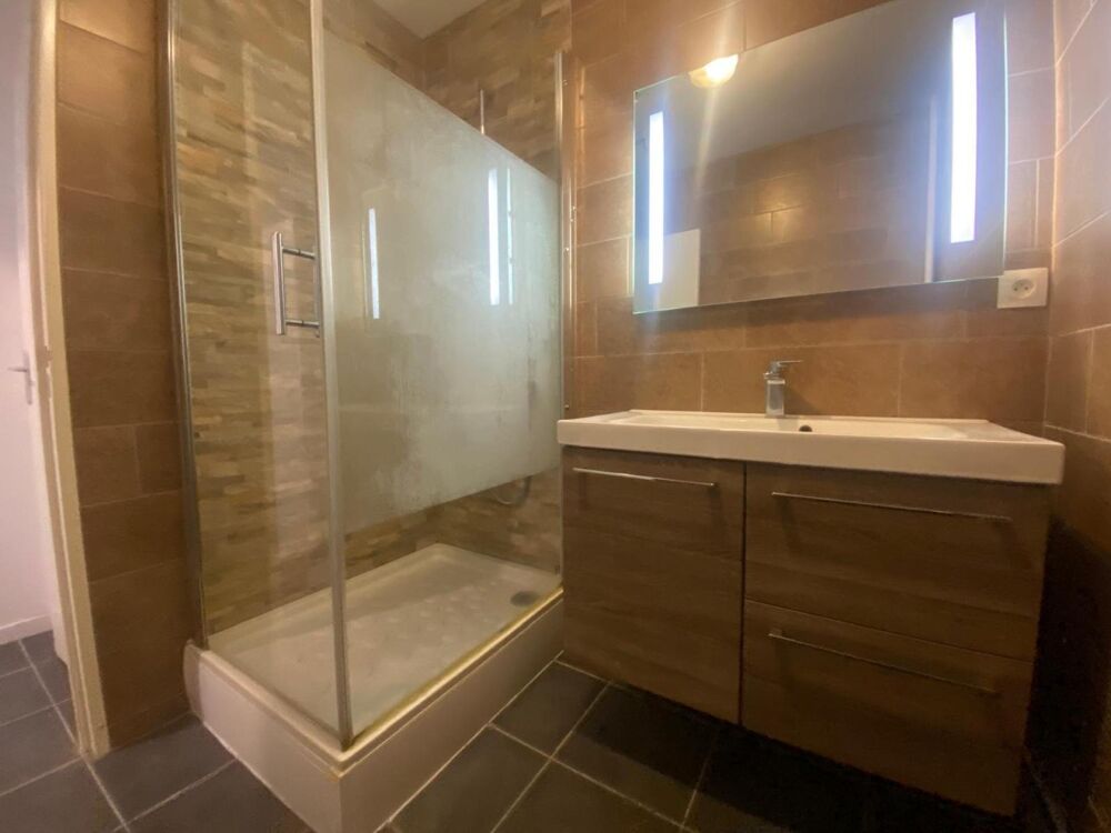 Appartement à Mons en Baroeul de 32 m² au 15 étage en co....