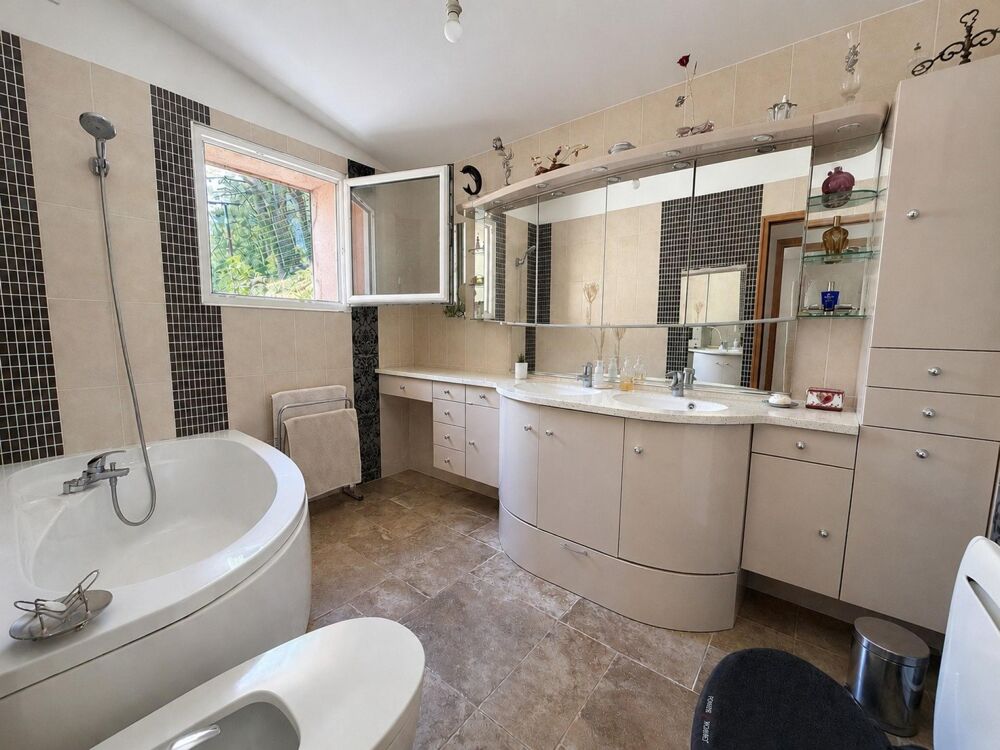 � vendre  Maison Toulon (83200)