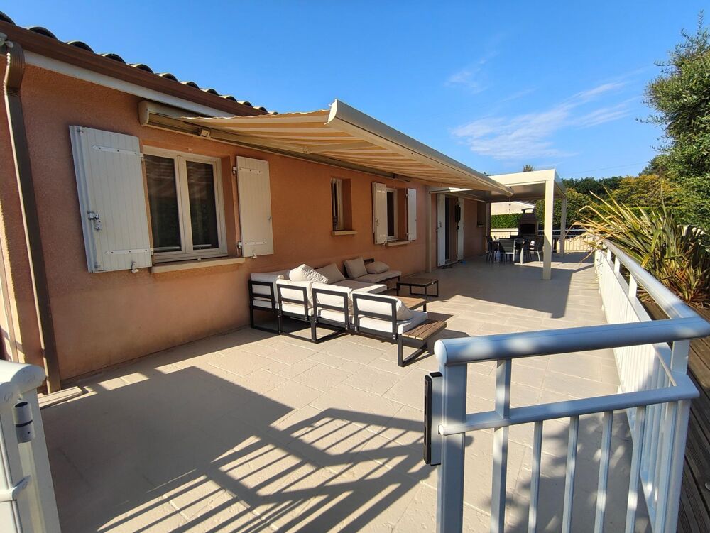 Vente Maison Maison de plain-pied avec piscine Montguyon