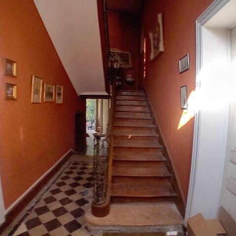   BELLE MAISON DE VILLE A RESTAURER EN HYPERCENTRE Maison - 7 pi�ce(s) - 259 m�