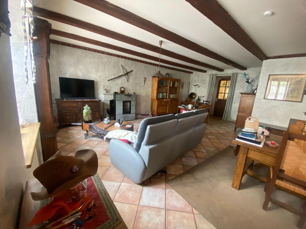 Vente Maison Maison en pierre de 240m² - 9 pièces Saint-amandin