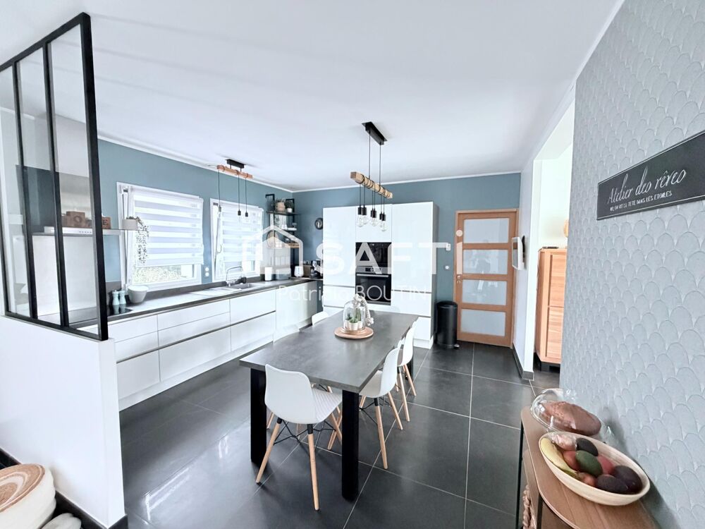 Vente Maison PAVILLON 5 CHAMBRES AVEC SALLES D'EAU ET BUREAUX + PISCINE ET GARAGES A CHAURAY Chauray