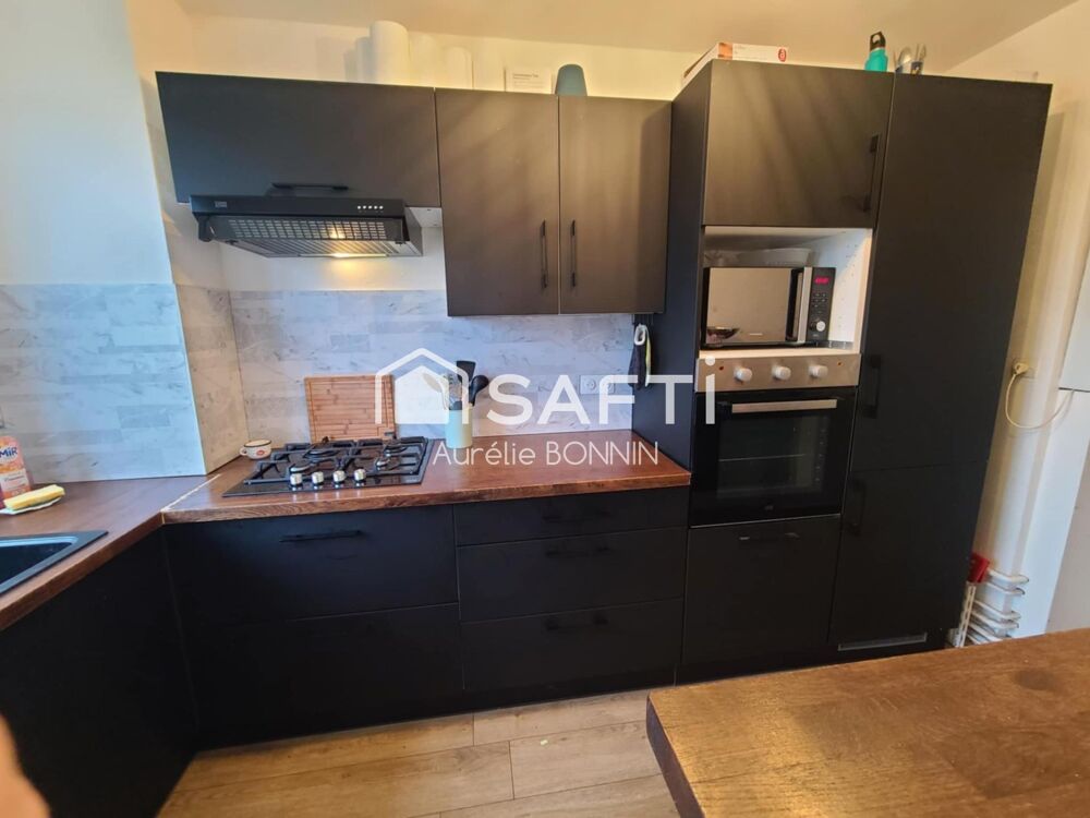 Vente Appartement Pessac Le Bourghail, Je vous présente ce bel appartement de 3 pièces rénové sans vis à vis et au dernier étage Pessac
