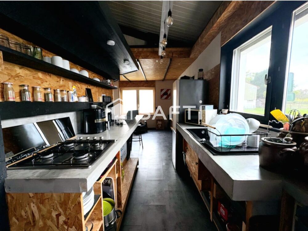 Location Appartement Grand studio et terrasse au centre de Labouheyre Labouheyre