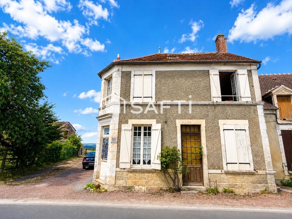 Maison d'habitation 9 pièces avec jardin