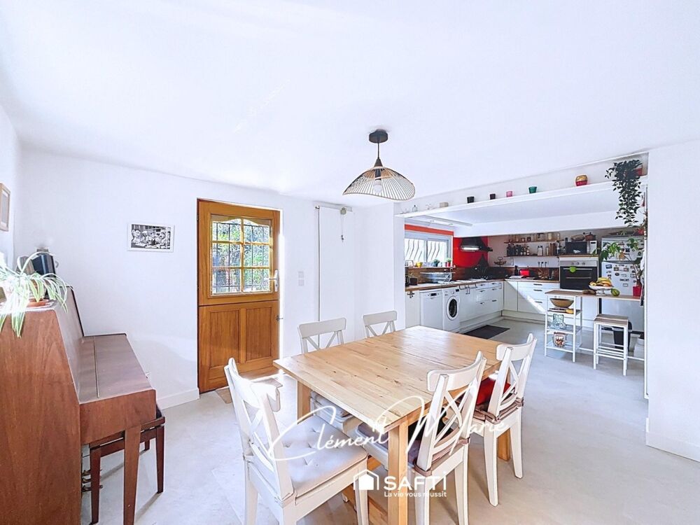 Vente Maison Maison individuelle de 156 m2 avec 5 chambres sur un terrain de 398 m2, garage et dépendance. Combs-la-ville