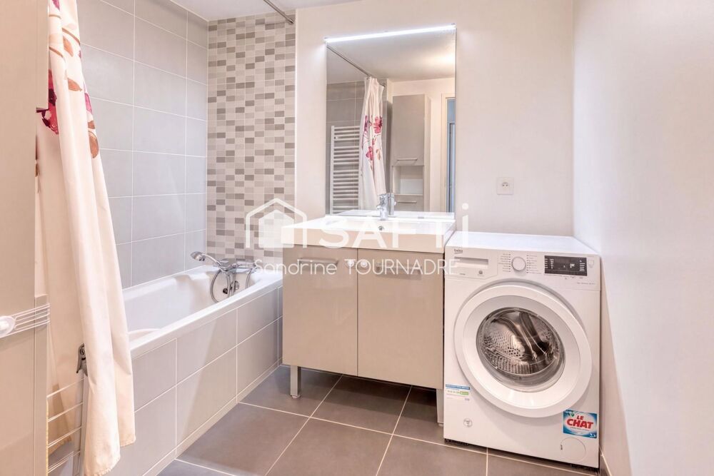 Vente Appartement BORDEAUX-CHARTRONS Appt 2 ch, terrasse, parking Bordeaux