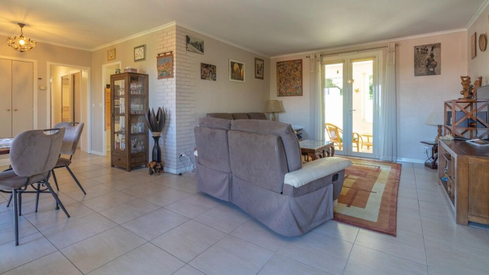 Vente Maison Plain-pied avec piscine et studio indépendant Saint-nexans