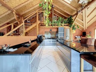 Vente Maison Ancienne ferme de caractère de 303 m² avec gîte indépendant, bureau et grand garage Mijoux