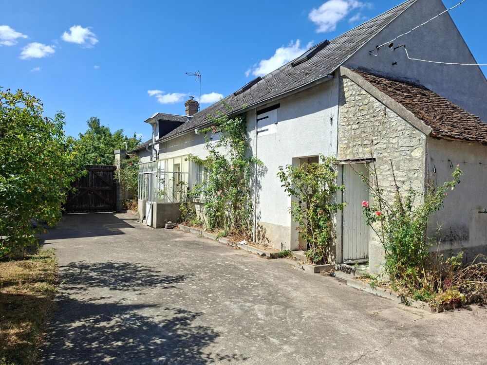 Fermette, dépendances, grand terrain constructible