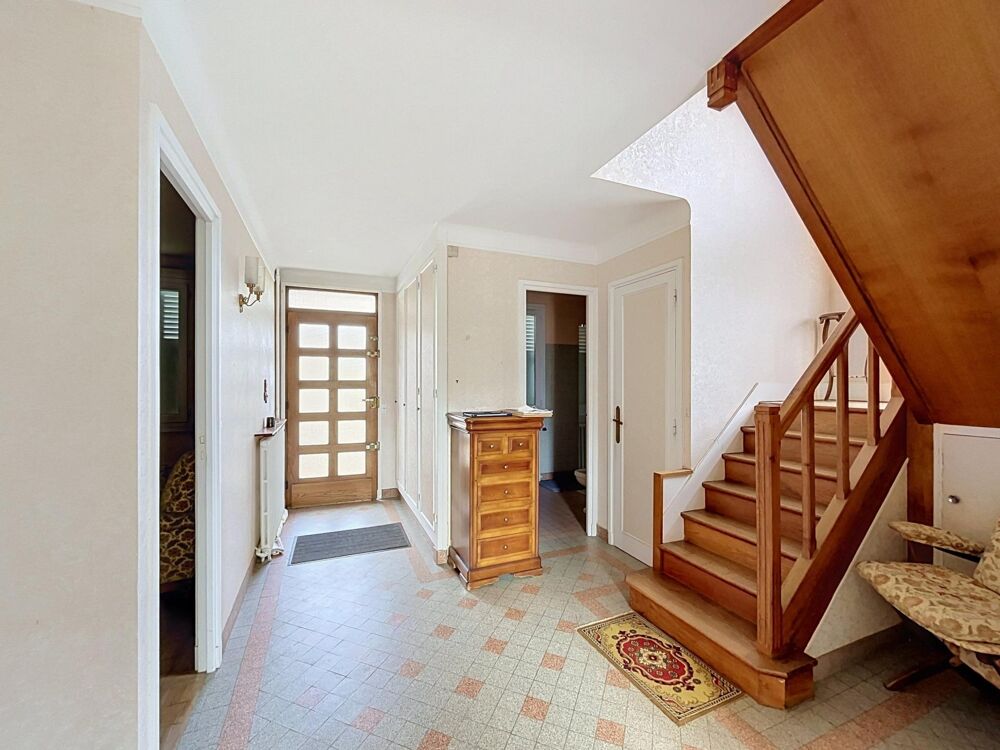 Maison familiale sur un terrain de 513 m2 - Proche centre ville