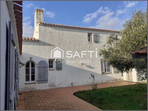   A la Gurinire, maison avec demi tage de 117 m2 de surface habitable, proche des plages et des commerces... Maison - 5 pice(s) - 117 m