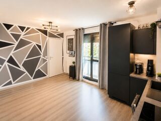 Appartement à louer 2 pièces 33 m²