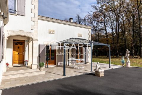   Villa de 232 m� dans le charmant village de Mouthiers-sur-bo�me Maison - 8 pi�ce(s) - 232 m�