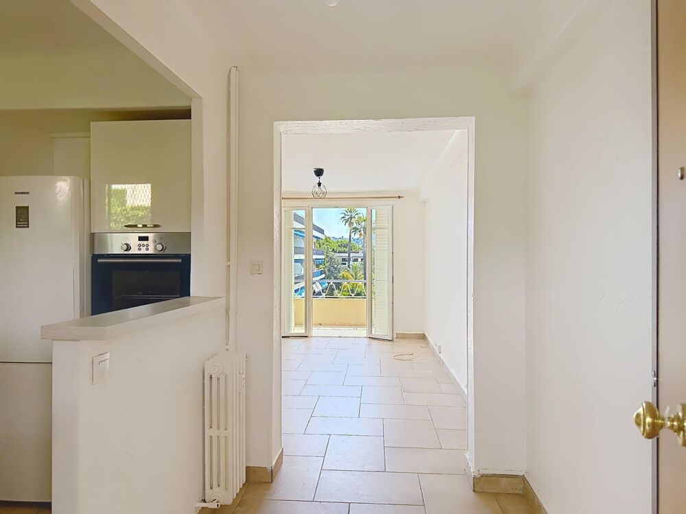 Vente Appartement EXCLUSIVITÉ – Cannes – Lumineux 2 pièces avec terrasse et échappée mer Cannes
