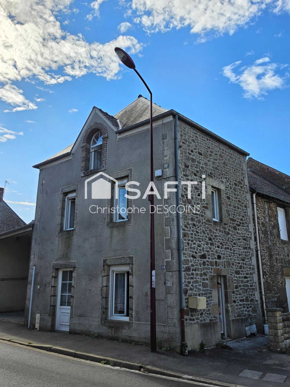 Maison de ville rénovée à Oisseau