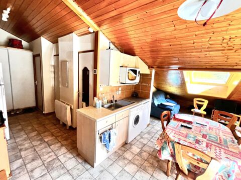   Appartement 2 pi�ces cabine de 49m2 utile au derni�re �tage, avec cave, place de parking privatif, vue d�gag�e et sans vis � vis Appartement - 3 pi�ce(s) - 49 m�