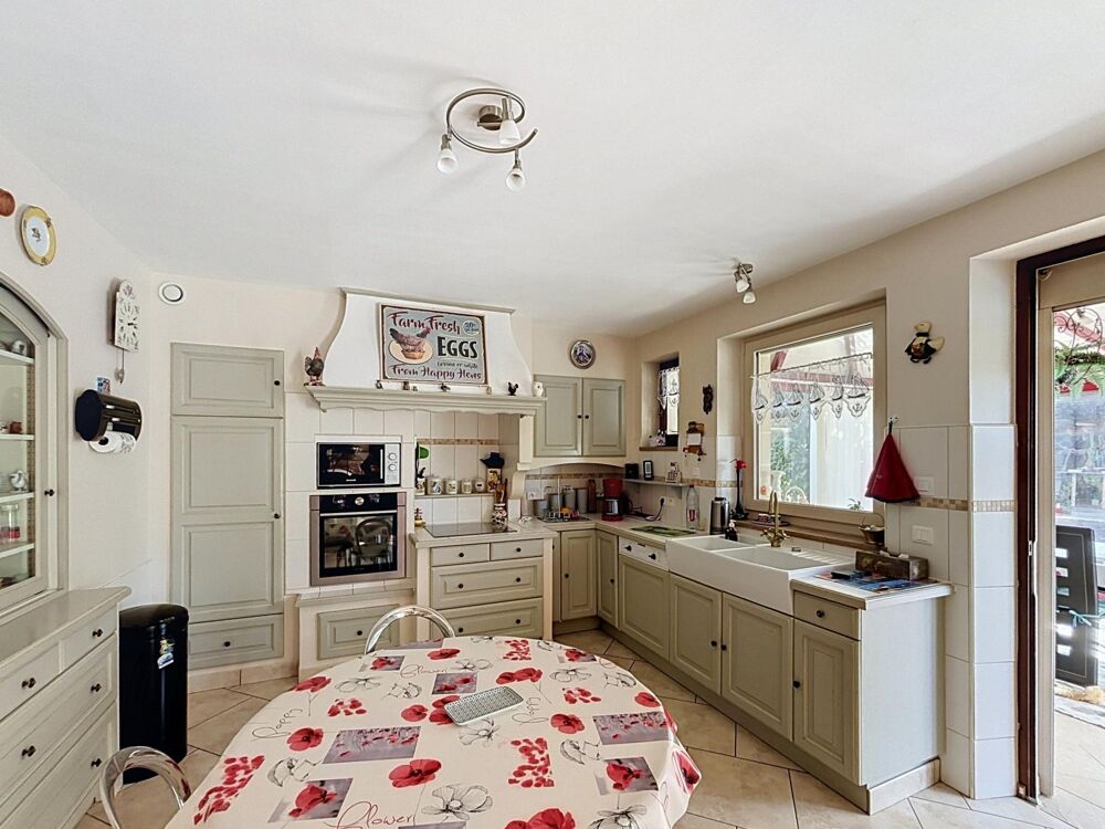 Vente Maison Maison en pierre, dépendances et 4 774 m² de terrain Tilly-sur-seulles