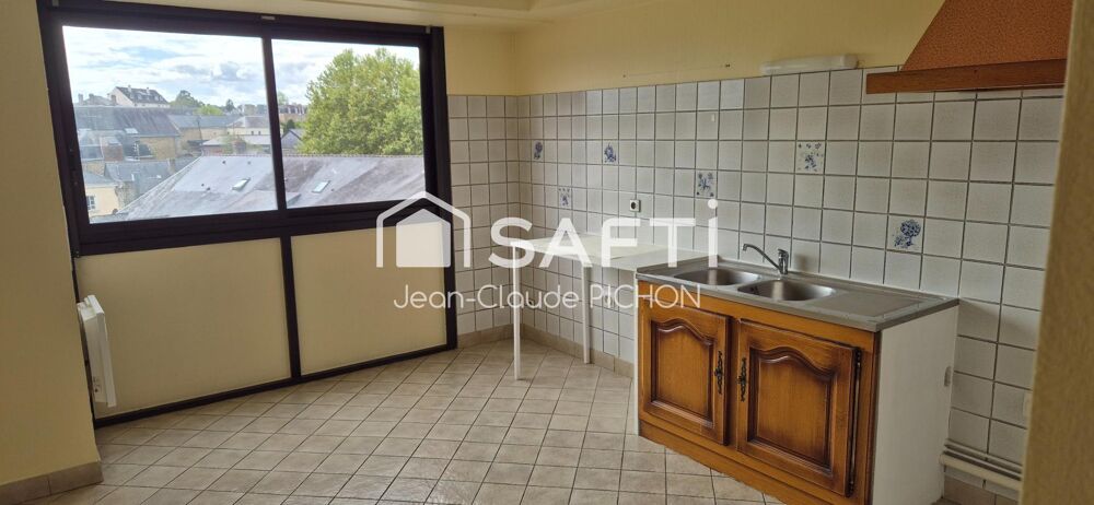 RARE À LA VENTE ENSEMBLE DE DEUX APPARTEMENTS EN PLEIN CENTRE-VILLE DE MAYENNE