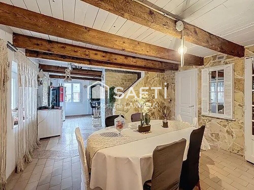 Vente Maison Maison de village T6 avec cour et dépendances Arles