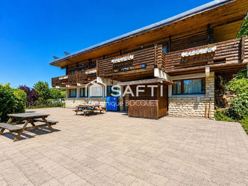 Rare à Villard-de-Lans  Appartement de 154 m² avec terrasse de 300 m² dans un chalet de montagne, à 5 mn du centre.