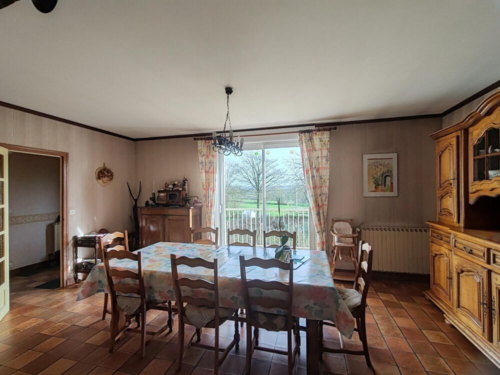 Vente Maison Pavillon 202 m² avec sous sol et grand terrain clos Savigny-le-vieux