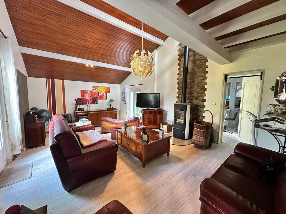 Vente Maison Maison de caratère de 173 m² sur terrain arboré de 3 100 m² – Environnement bucolique Fargues-saint-hilaire