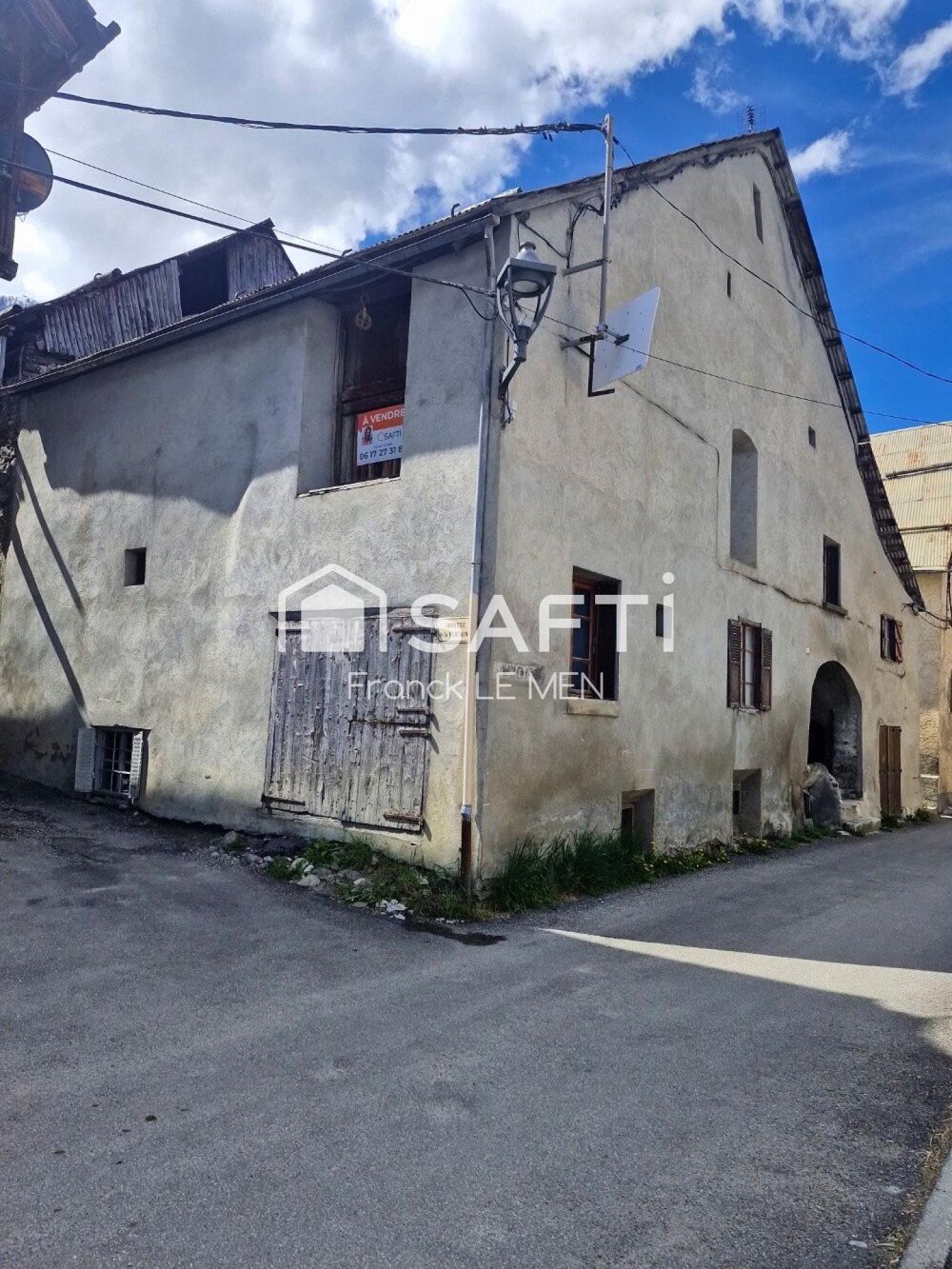 Grande maison de village à rénover