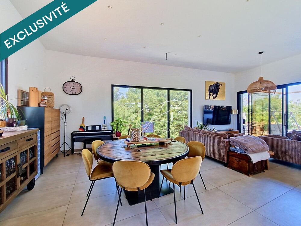 Villa T7 5 chambres 197 m² piscine et dépendance