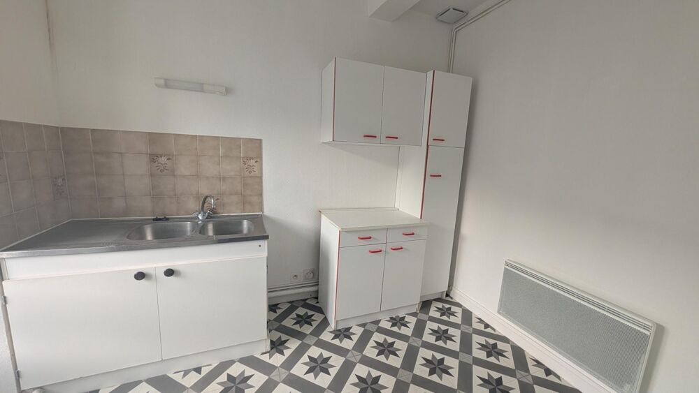 Location Appartement A louer   studio  en  centre plein  ville Villeneuve-sur-yonne