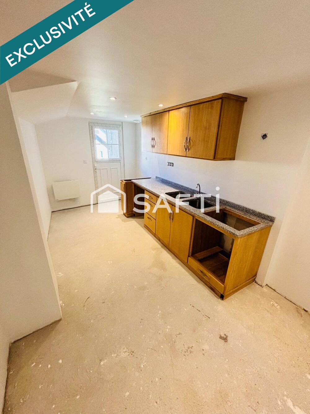 maison de bourg de 79 m² rénovée avec petit extérieur